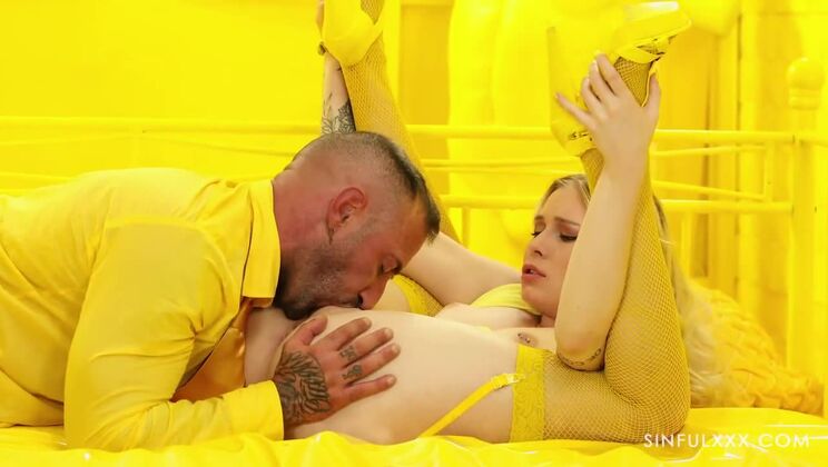 Blonde and Tattooed: Yellow Deepthroat Action
