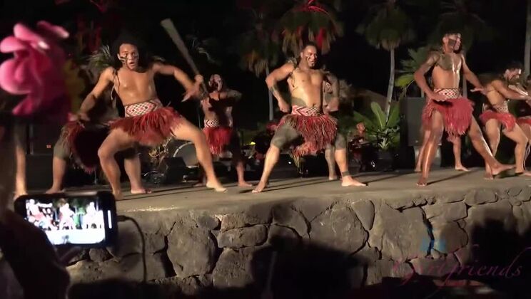 [ATKGirlfriends] - GF Niki Snow Loves Exhibitionist Fingering Outside - Niki Snow