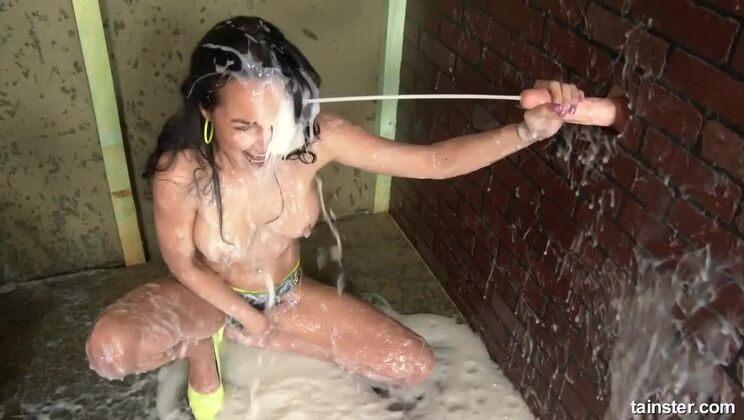 [Tainster] - Solo Cream Showdown: Francys Belle Covers Herself & Plays with Fetish Toys - Francys Belle