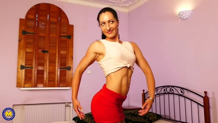 Sexy Brunette Mom Jessica with Anal Toys