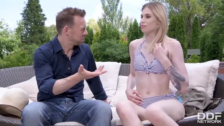 [HandsOnHardcore] - European Girl Gets Cumshot Outside - Milena Devi