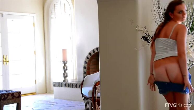 Cara's Nudist Solo Play