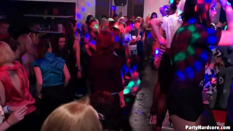 [Tainster] - Interracial Blowout - Party 71 Cam 1