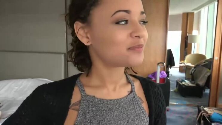 Skinny and Shaved Holly Hendrix in Fetish Fun