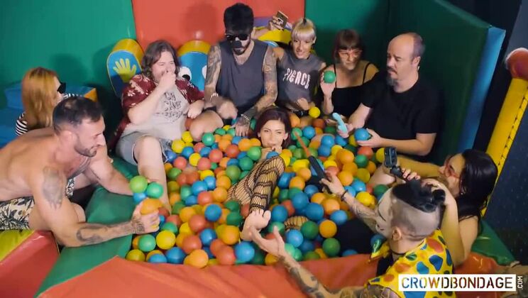 [CrowdBondage] - AMINA DANGER'S REDHEAD SUBMISSION