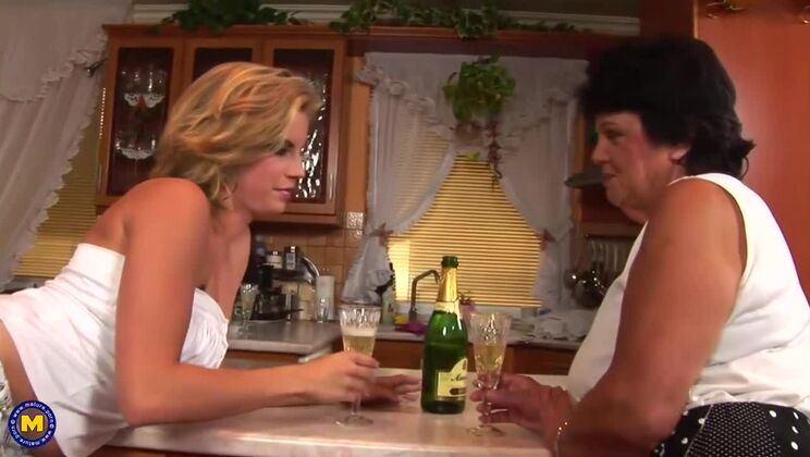 Lesbian Babes Ashley and Emila in Sex