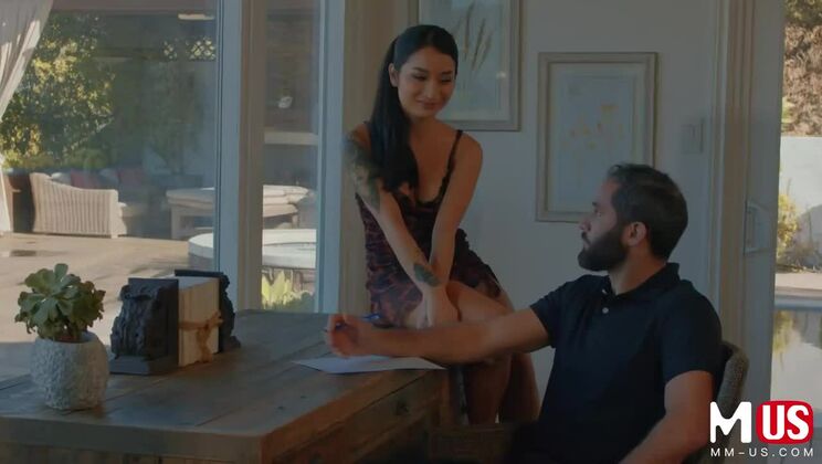 [ModelMediaUS] - Avery Black Watches Over Dad - Avery Black