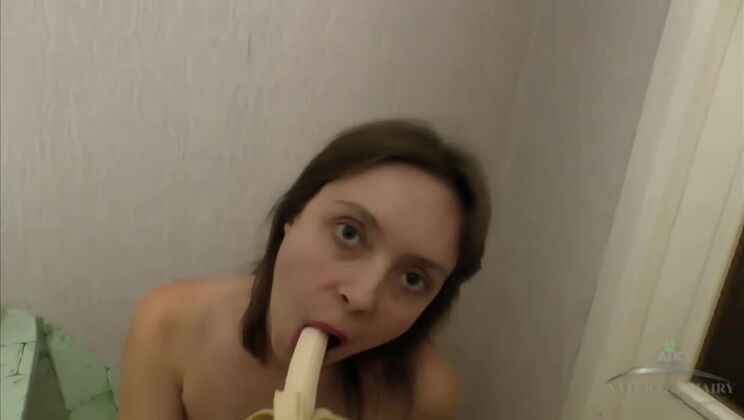 Amateur Sabrina Eats Fresh Fruit