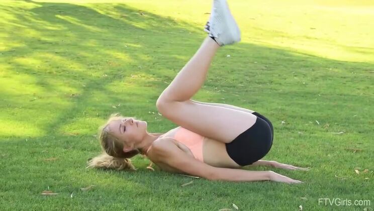 [FTVGirls] - Penetration and Solo Play - Barra Brass - Leony aprill