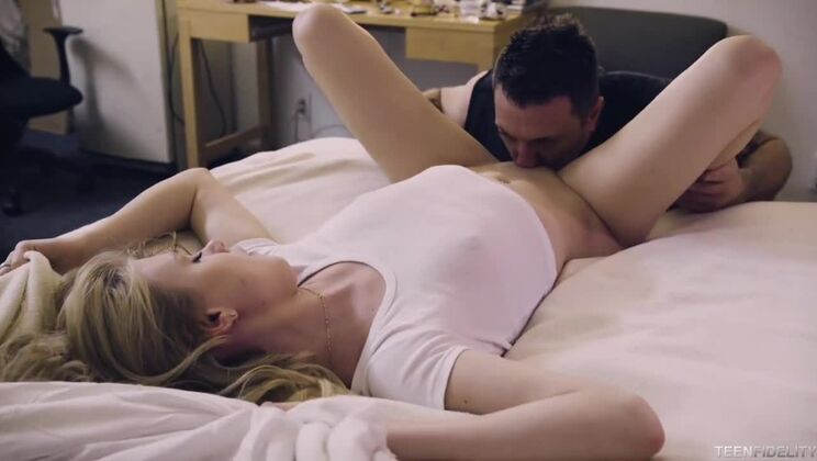 [TeenFidelity] - Big Dicked Mark Zane Fucks Hannah Hays - Hannah Hays - Mark Zane