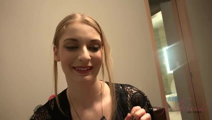 Ela Darling's Tattooed Body Gets a Creampie