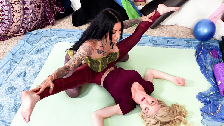 [Girlsway] - Lesbian Love: Serene and Jenevieve's Big Tits Yoga