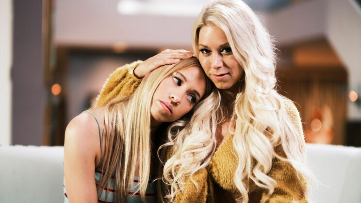 [Mommy'sGirl] - Stepmom and Stepdaughter - A Lesbian Bond - Katie Morgan - Khloe Kapri