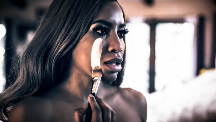 Blonde Demi Sutra's Pussy Licking Delight