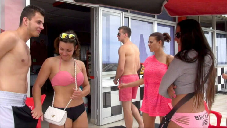 [SummerSinners] - Outdoor Hardcore with a Shaved Brunette - Billie Star - Alexis Cherry