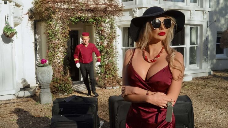 [Brazzers] - European MILF Amber Jayne in Doggystyle - Danny D - Amber Jayne