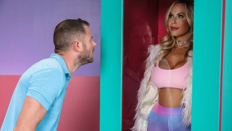 Olivia Austin Gets Fucked in Missionary Position