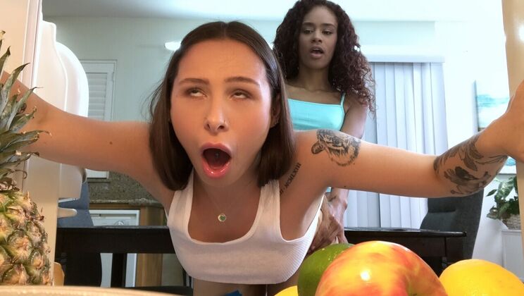 [Brazzers] - Sex Toys & Strap-On: Scarlit & Mia Cheat Hard - Scarlit Scandal - Mia Moore