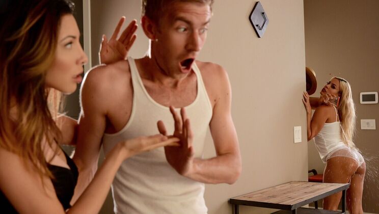 [Brazzers] - Bathroom Sex: Luna Star and Danny D's Steamy Encounter