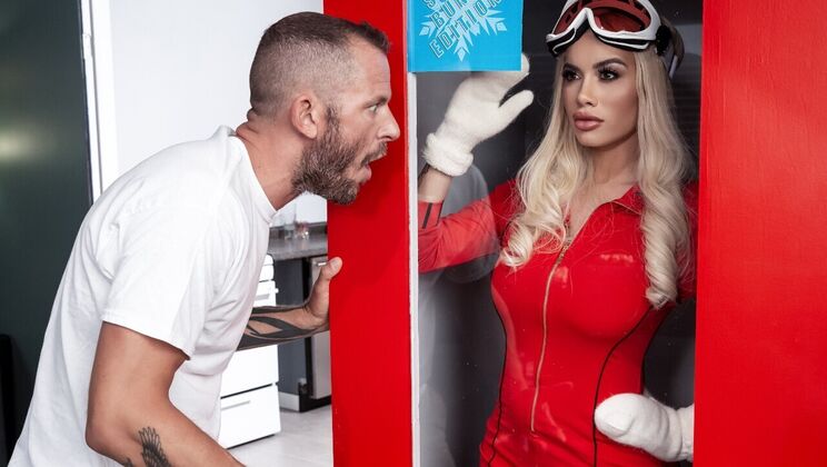 Dolled Up Latina Gets Nailed