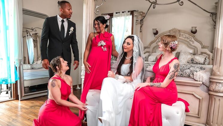 Natural Tits Brunette in Anal and Doggystyle