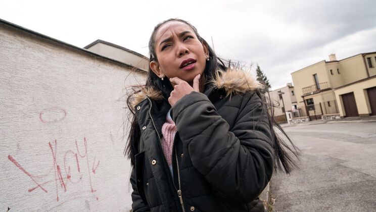 [PublicAgent] - Cowgirl Ride on Big Cock for Money - Erik Everhard - Killa Raketa