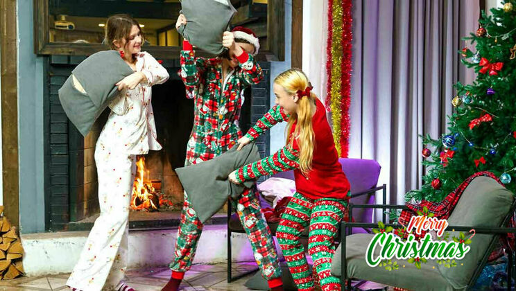 [ClubSweethearts] - European Teens in Lesbian Threesome Action