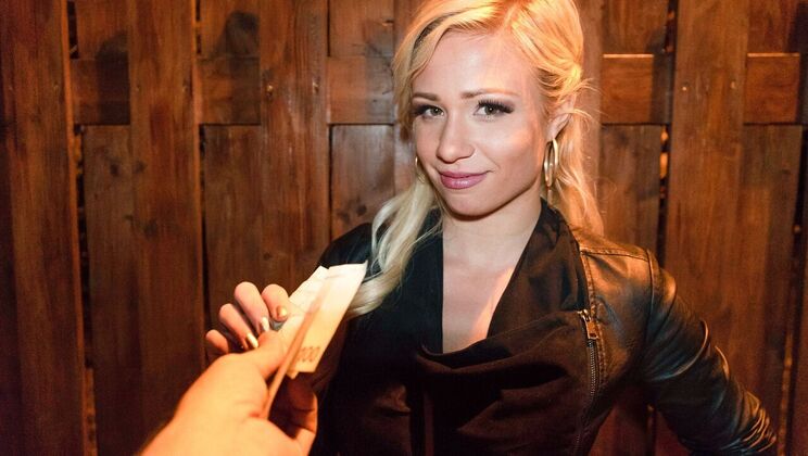 [PublicAgent] - Blonde Babe Gabi Gold in Public Fuck