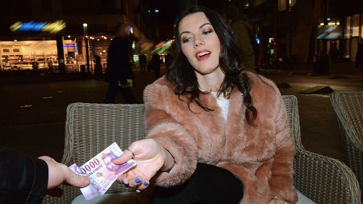 [PublicPickups] - Sarah Highlight Gets Fucked Doggystyle - Sarah Highlight