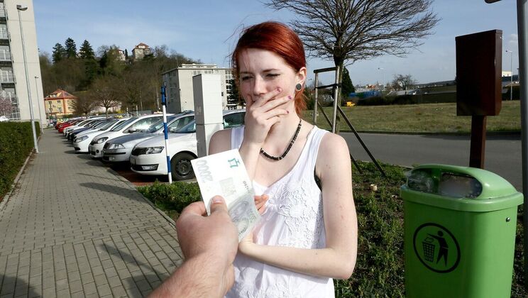 [PublicAgent] - Random Fuck with Amateur Girl for Cash Outdoors - Tony Profane - Stacey Leann