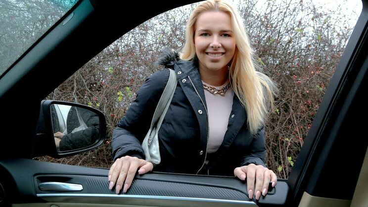 [StrandedTeens] - Sexy Blonde Nikky Dream in Car - Nikky Dream