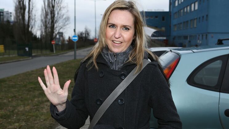 [PublicAgent] - Lina Cors Amateur Outdoor Sex - Lina Cors