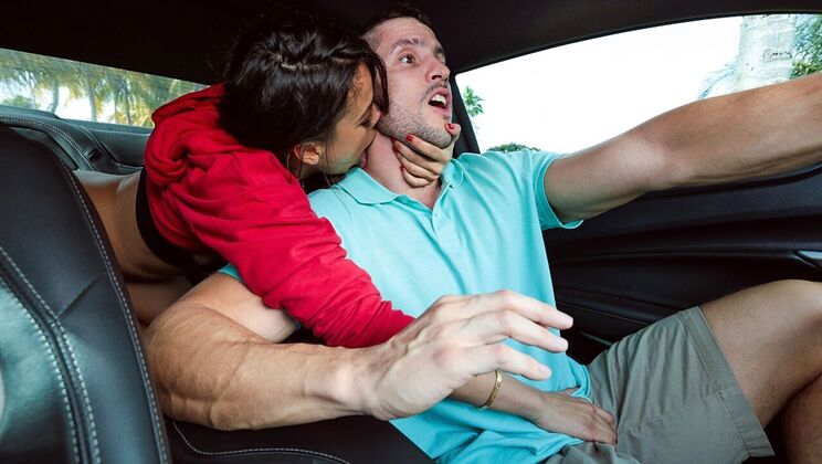 [MonsterCurves] - Luna Star Gives Blowjob to Dom in Car - Luna Star - Duncan Saint