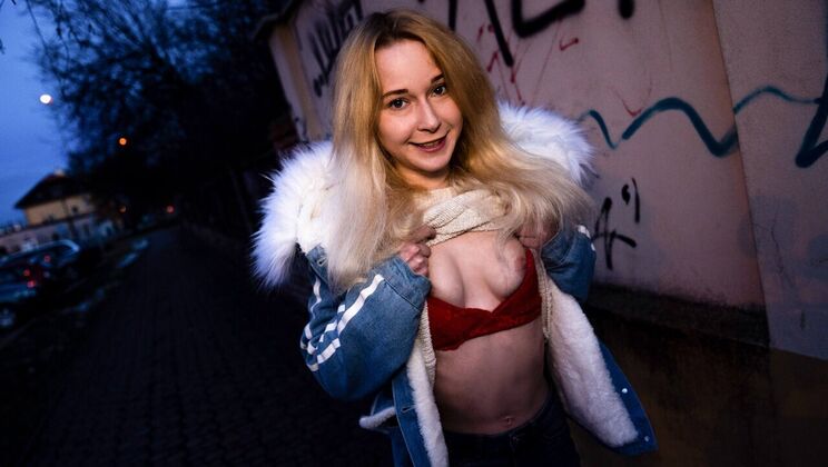 [PublicAgent] - Public Blowjob Facial - Erik Everhard - Sweetie Plum