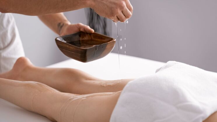 [MassageRooms] - Teenager's First Fuck After a Massage - Max Dior - Francesca Palma