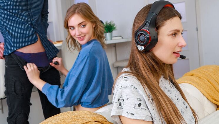 [RKPrime] - European Beauty Oxana Chic at Play