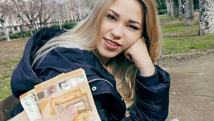 [PublicPickups] - Blonde Enjoys Public Fucking with Nerd - Erik Everhard - Selvaggia