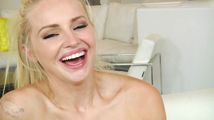 [HardX] - Staci Carr's Behind the Scenes Fun - Staci Carr