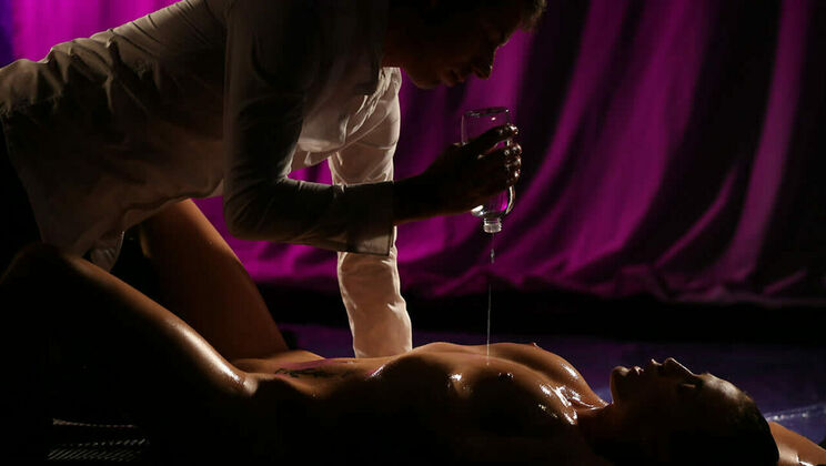 [SinfulXXX] - Nicole Love's Erotic Massage with Masturbation and Handjob - Nicole Love