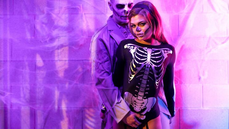 [EroticaX] - Halloween Zombie Porn with Stirling Cooper - Stirling Cooper - Destiny Cruz