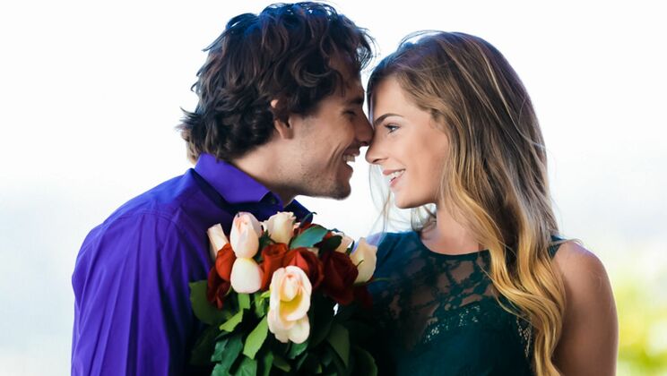 Blonde Bombshell Sydney Cole Gets Creamy