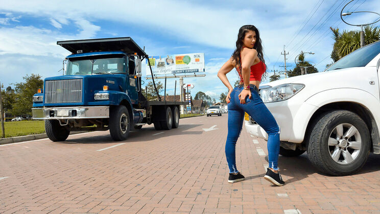 [Oyeloca] - Latina Pussy and Playtime - Mario Leon - Mariana Lopez