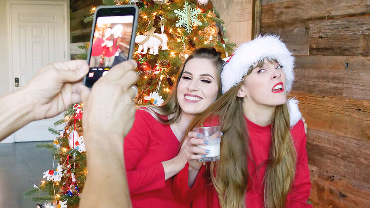 [FamilyStrokes] - Stepping into Holiday Desire - Marcus London - Niki Snow