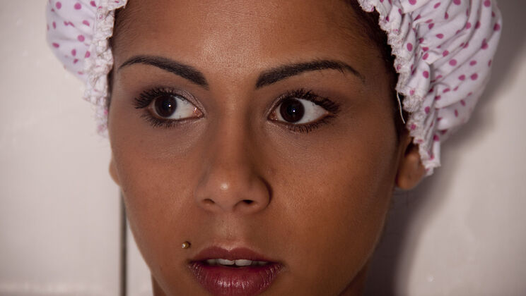 [Oldje] - Ball Licking in Bathroom - Isabella Chrystin - Gustavo