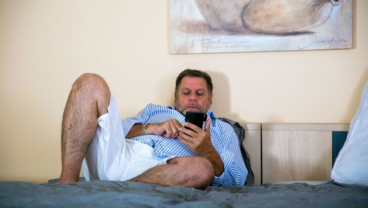 [Oldje] - Handjob and Ball Licking Action - Phillipe - Candy Scott