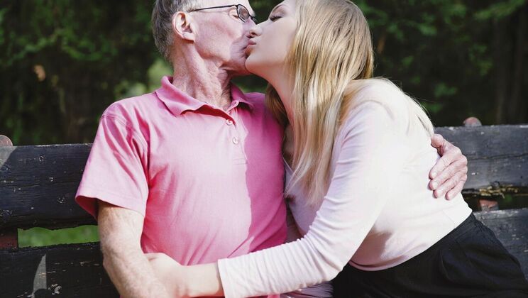 Haley Hill Sucks Big Cock in Deepthroat Action