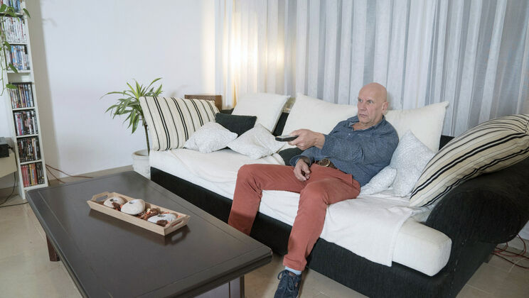 [Oldje] - Young and Old: A Sexy Handjob