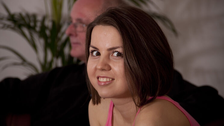 [Oldje] - Mature and Confident: A Doggystyle Scene - Jalace - Frank