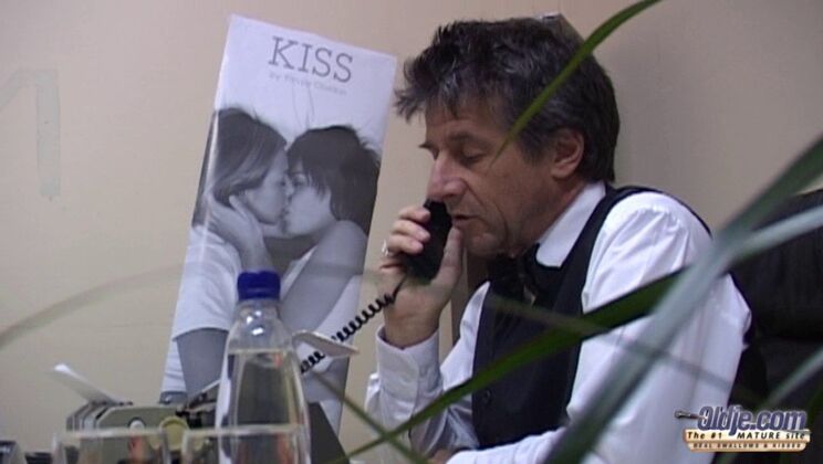 [Oldje] - Handjob Heaven in a Desperate Case - Andre - Jenny Baby