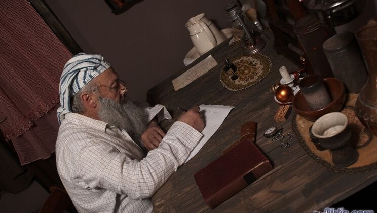 [Oldje] - Stockings and Kissing Christmas - Gustavo - Linda Brown